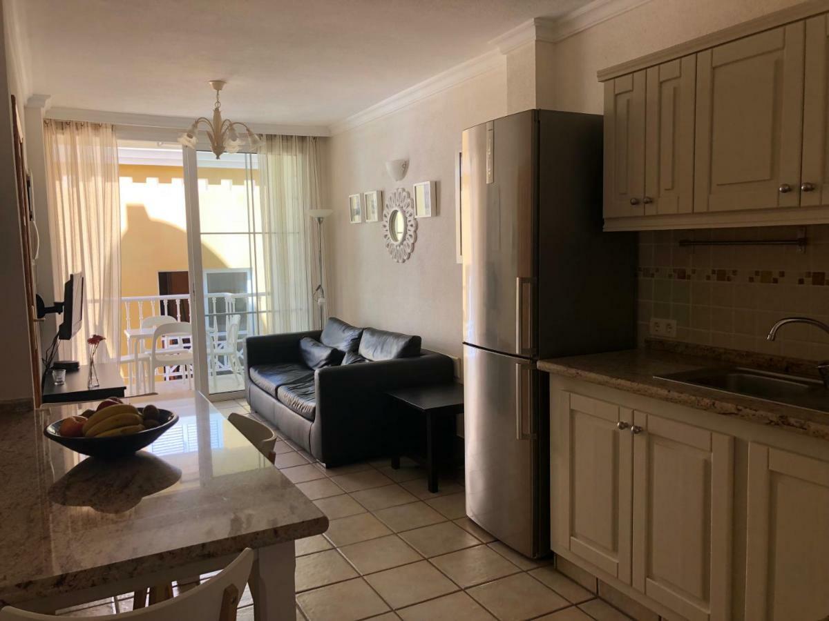 Apartamentos El Faro Puerto De Naos Bagian luar foto